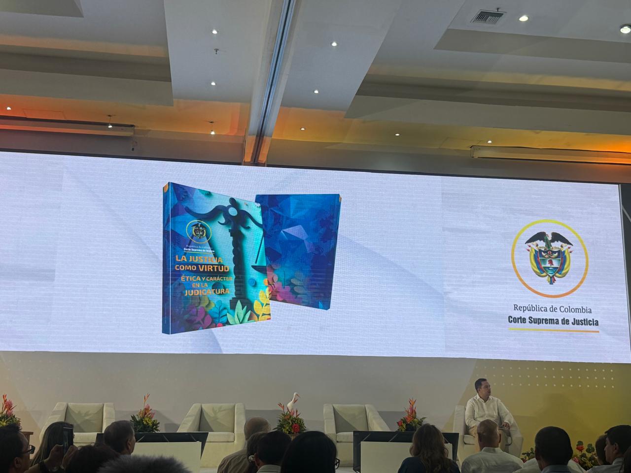 Nuestro presidente realizó la presentación del libro "La Justicia Como Virtud Ética y Carácter de la Judicatura"